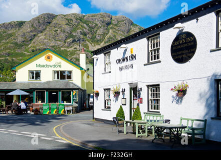 Der Crown Inn, Coniston, Nationalpark Lake District, Cumbria, England UK Stockfoto