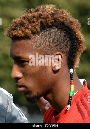 München, Deutschland. 10. Sep, 2015. Bayern französische neues signing Kingsley Coman in der Ausbildung in München, Deutschland, 10. September 2015. Foto: ANDREAS GEBERT/DPA - RECROP - © Dpa/Alamy Live-Nachrichten Stockfoto