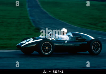 Strecke zu testen, Phil Hill fahren Cooper-Climax T51 auf der Melbourne Loop in Donington Park 1959 Stockfoto