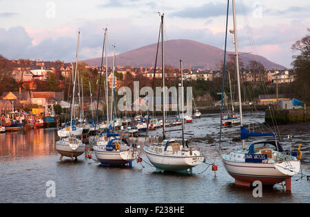 Boote am Afon Seiont, Caernarfon, Gwynedd, Wales Stockfoto