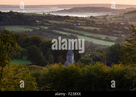 Herbst bei Monkton Wyld Kirche, Dorset, England, UK Stockfoto