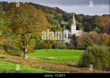 Herbst bei Monkton Wyld Kirche, Dorset, England, UK Stockfoto