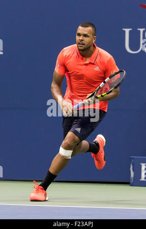 Jo-Wilfried Tsonga (FRA) im Wettbewerb bei den 2015 US Open Tennis Stockfoto