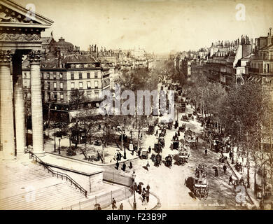 Antikes Foto des Boulevard De La Madeleine, Paris, gefüllt mit Pferden und Kutschen, im späten 19. Jahrhundert Stockfoto