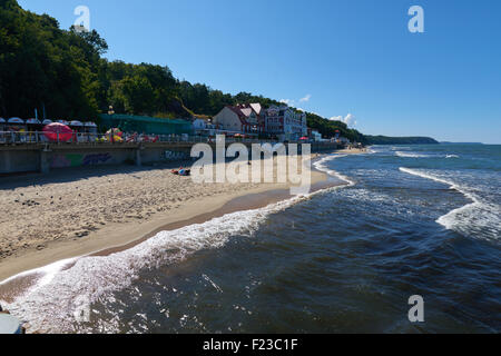 SWETLOGORSK, Russland - 10. September 2015: Ein Kurort in der Region Kaliningrad der Russischen Föderation. Das Hotel liegt am Ufer des Stockfoto