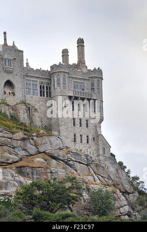 St. Michaels Mount gesehen vom Meer entfernt. Marazion, Cornwall, England Stockfoto