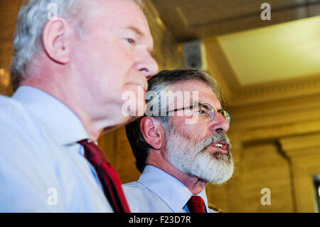 Belfast, UK. 10. September 2015.  Gerry Adams gibt seine Stellungnahmen vor der DUP Austritt aus der Northern Ireland Executive. Bildnachweis: Stephen Barnes/Alamy Live-Nachrichten Stockfoto