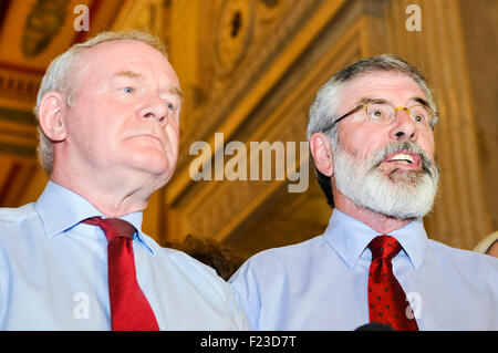 Belfast, UK. 10. September 2015.  Gerry Adams gibt seine Stellungnahmen vor der DUP Austritt aus der Northern Ireland Executive. Bildnachweis: Stephen Barnes/Alamy Live-Nachrichten Stockfoto