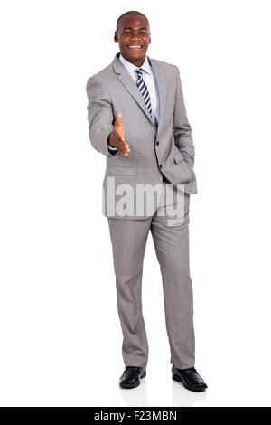 freundliche afrikanische amerikanische Geschäftsmann bereit, Handshake isoliert auf weißem Hintergrund Stockfoto