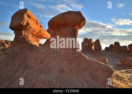 Hoodoos in allen Formen und Größen im Goblin Valley State Park entlang der San Rafael Swell und Highway 24 in Ost-Zentral-Utah Stockfoto