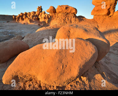 Hoodoos in allen Formen und Größen im Goblin Valley State Park entlang der San Rafael Swell und Highway 24 in Ost-Zentral-Utah Stockfoto