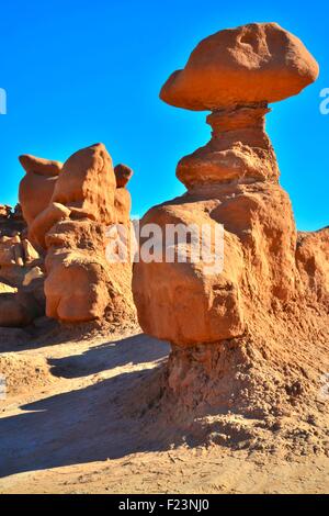 Hoodoos in allen Formen und Größen im Goblin Valley State Park entlang der San Rafael Swell und Highway 24 in Ost-Zentral-Utah Stockfoto