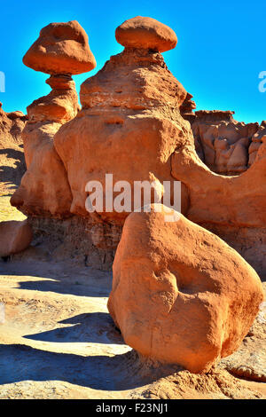 Hoodoos in allen Formen und Größen im Goblin Valley State Park entlang der San Rafael Swell und Highway 24 in Ost-Zentral-Utah Stockfoto