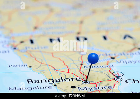Bangalore, fixiert auf einer Karte von Asien Stockfoto