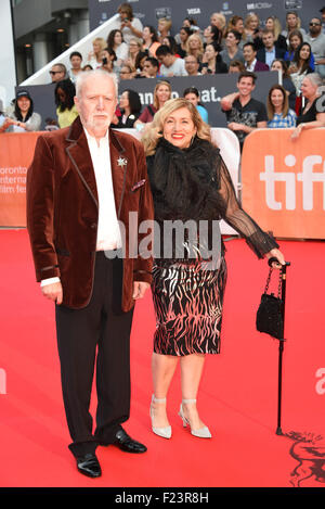 Toronto, Ontario, Kanada. 10. Sep, 2015. TIFF-Mitbegründer WILLIAM MARSHALL (L) und SARI RUDA MARSHALL besuchen Fox Searchlight "Abriss" Toronto International Film Festival-Gala-Präsentation auf Roy Thomson Hall in Toronto, Kanada. Bildnachweis: Igor Vidyashev/ZUMA Draht/Alamy Live-Nachrichten Stockfoto