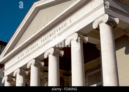 Detail der Kathedrale von St. Antonio, Triest - Italien Stockfoto