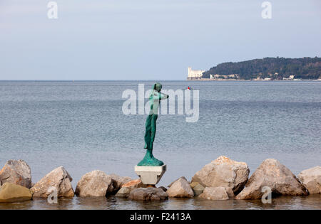 La Mula de Triest - Statue am Meer - Italien Stockfoto