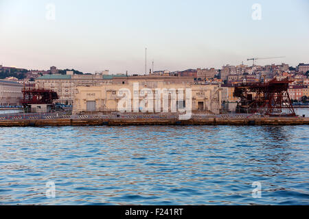 Blick auf Hafen, Triest - Italien Stockfoto