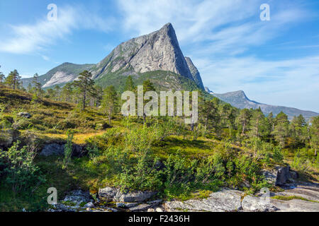 Eidetind Eidetinden Berg von Verdenssvaet Welten Bramme, riesige Granitplatte in der Nähe von Narvik, Arktis Noway, Wildnis, Freiflächen Stockfoto