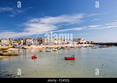 St Ives Hafen bei Flut, Cornwall, UK. Stockfoto