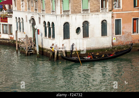 Foto von einem Gondoliere in Venedig Stockfoto