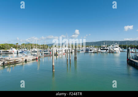 Dickson Inlet von Port Douglas im tropischen Queensland finden Sie einen Jachthafen und kleinen Hafen Stockfoto