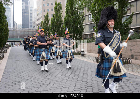 Die Port Authority Police Band in Battery Park City spielen bei einer Zeremonie zu Ehren der 23 Mitglieder des NYPD, die starb am 9/11. Stockfoto