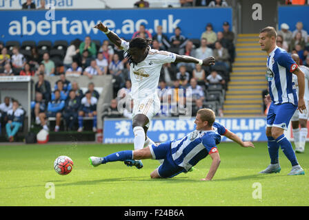 Bafe Gomis übernimmt die Kontrolle Re: Freundschaftsspiel zwischen Swansea City und und Deportivo La Coruna 1. August 2015 bei Liberty Stadiu Stockfoto