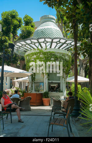 -Ruhen in Coffee-Shops-Alicante (Spanien). Stockfoto
