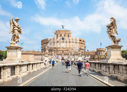 Engelsburg von Ponte Sant Lungotevere Castello Roma Rom Latium Italien EU Europa Stockfoto