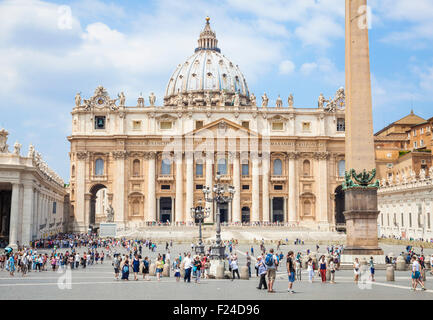 St. Peters Platz und St.-Peters-Basilika Vatikanstadt Roma Rom Latium Italien EU Europa Stockfoto