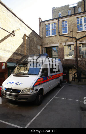 Die Themse Polizeimuseum in Wapping Polizeistation am Ufer der Themse in London England Stockfoto