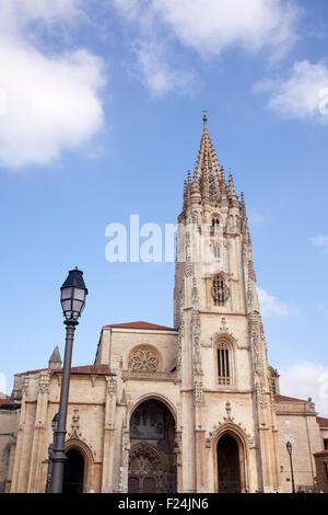 Blick auf die Kathedrale von den San Salvador Oviedo, Asturien - Spanien Stockfoto