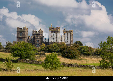 Riber Burg oben auf dem Hügel am Matlock Derbyshire UK Stockfoto