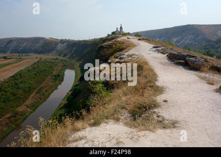 Aufstieg von St. Mary Church gebaut oben Orheiul Vechi Höhle Kloster, alte Orhei, Moldawien Stockfoto