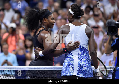 Flushing Meadows, New York, USA. 08. Sep, 2015. US Open Tennis Championships in das USTA Billie Jean King National Tennis Center in Flushing, Queens, New York, USA. Serena Williams (USA) besiegt Venus Williams (USA) © Action Plus Sport/Alamy Live News Stockfoto