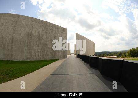 Shanksville, Pennsylvania, USA. 11. September, 2015. Der neu geweihten Flight 93 National Memorial zum Gedenken an die 40 Passagiere und Besatzung von Flug 93, die Terroristen um das Kapitol am 14. Jahrestag der 9/11 Anschläge gegen die Vereinigten Staaten 11. September 2015 in Shanksville, Pennsylvania anzugreifen gestoppt. Stockfoto