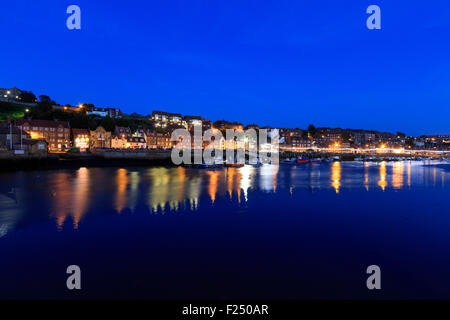 Whitby, North Yorkshire, UK 11. September 2015. Großbritannien Wetter, eine schöne Nacht, Langzeitbelichtung. Bildnachweis: Christopher Smith/Alamy Live News Stockfoto