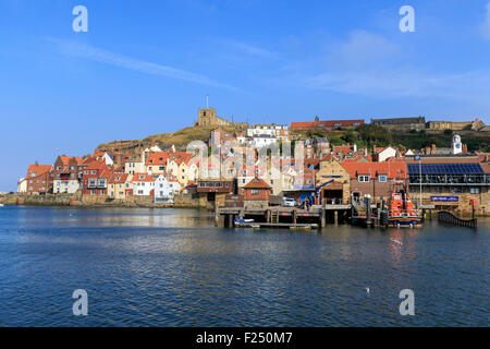 Whitby, North Yorkshire, UK 11. September 2015. UK-Wetter, ein schöner Tag in Whitby. Bildnachweis: Christopher Smith/Alamy Live News Stockfoto