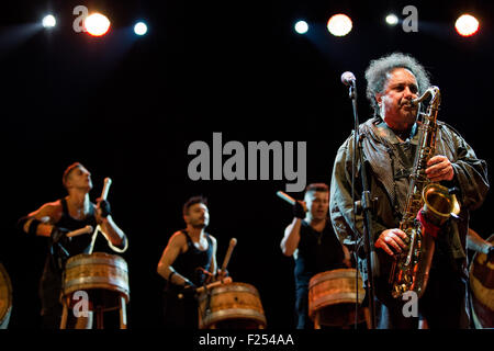 Turin, Italien. 11. September, 2015. Die neapolitanischen Sänger und Saxophonist Enzo Avitabile hat im Laufe des zweiten Abends Festival Star 2015 mit der Musikgruppe The Bottari di Portikus live gespielt. Bildnachweis: Elena Aquila/Pacific Press/Alamy Live-Nachrichten Stockfoto