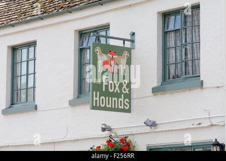 "Fox and Hounds" Public House auf der High Street in Stony Stratford, Buckinghamshire, England Stockfoto