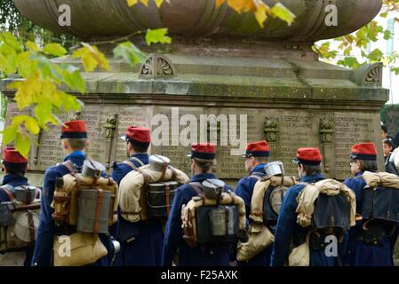 Frankreich, Territoire de Belfort, Giromagny, Kriegerdenkmal, Waffenstillstand von dem ersten Weltkrieg, zum Gedenken an 11 November Poilus uniformierten Stockfoto