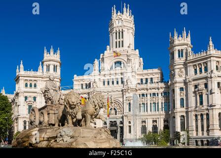 Spanien, Madrid, Plaza de Cibeles, der Fuente de Cibeles und das Palace of Communications (Palacio de Comunicaciones) am unteren Stockfoto