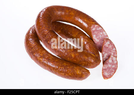 Wurst rohes Fleisch essen rot Rindfleisch Steak frische Braten Heap Flanke fettes Schweinefleisch essen Stück Metzger schneiden Lende Boden weiß Stockfoto