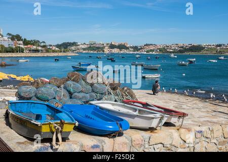 Portugal, Nord Region, Porto, Douro Flussmündung, Fischerdorf Afurada im Hintergrund Stockfoto