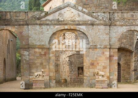 Frankreich, Aude, Narbonne, Sainte Marie de Fontfroide Zisterzienserabtei, innen Hof auch genannt Cour d ' Honneur Stockfoto