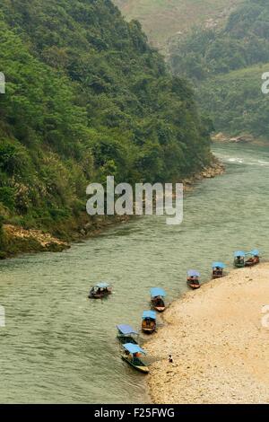 Vietnam, Lao Cai Provinz, Bac Ha Bezirk, Sampan Stockfoto