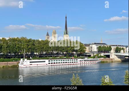 Frankreich, Seine Maritime, Rouen, Kathedrale Notre-Dame und Kais Seineufer Stockfoto