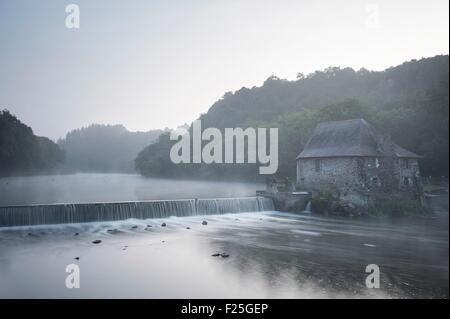 Frankreich, Ille et Vilaine, Bruz, Fluss Vilaine und Mühle von Boel Stockfoto