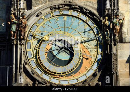 Tschechien, Prag, Altstadt Weltkulturerbe der UNESCO, dem Altstädter Ring (Staromestske Nam), die Astrologie Uhr an der Fassade des Rathauses Stockfoto